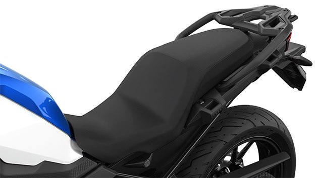We zien de buddyseat van de F 750 GS.