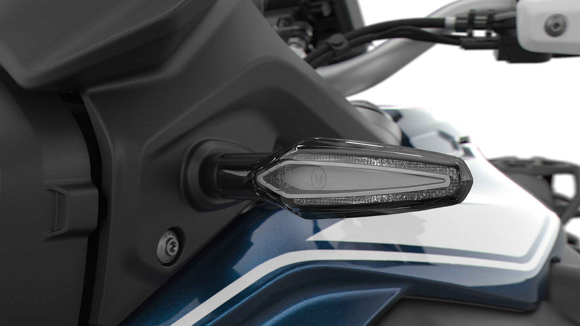 We zien ze LED-knipperlichten van de F 850 GS.