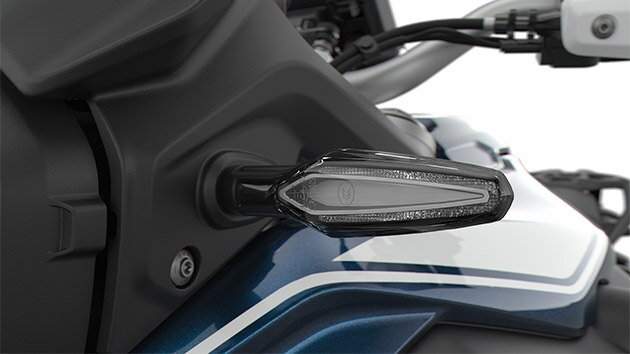 We zien ze LED-knipperlichten van de F 850 GS.