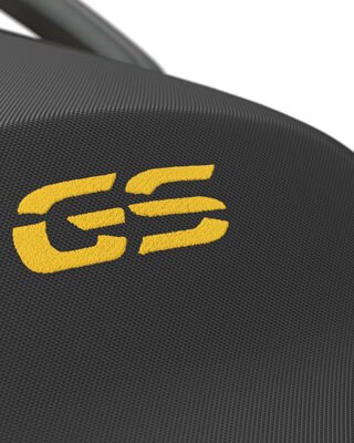 We zien de gele GS sticker op het zadel.