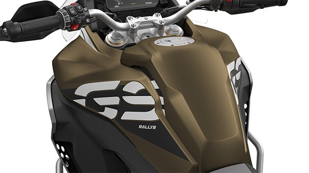 We zien de tank van de F 850 GS Adventure.