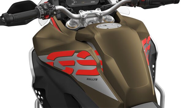 We zien de tank van de F 850 GS Adventure.