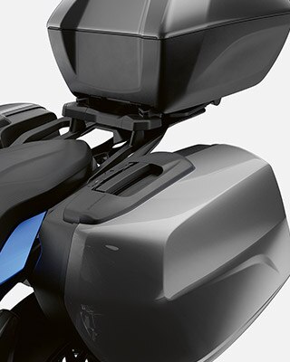 We zien de bergruimteopties van de F 900 XR.