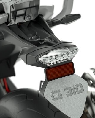 We zien de kentekenplaathouder van de G 310 GS.