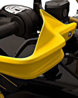 We zien de 40 Years GS Edition met gele handbescherming.