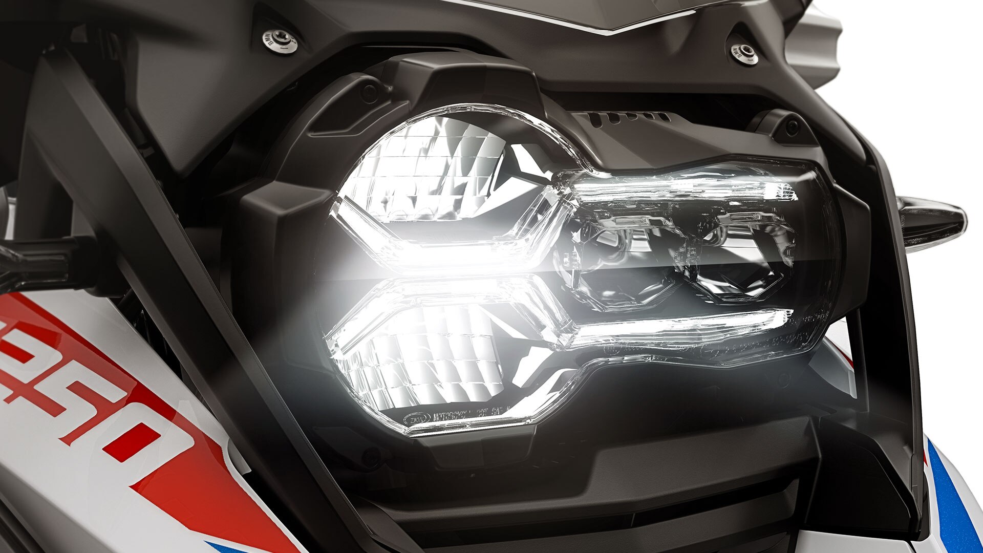 We zien de voor koplamp van de R 1250 GS Adventure.