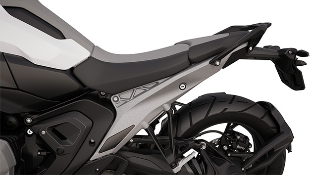 De achterkant met duo-buddyseat en handgrepen van de R 1300 GS van BMW Motorrad