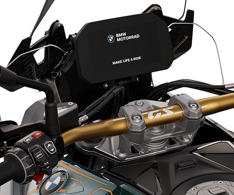 Het goudkleurige stuur van de BMW R 1300 GS Option 719 Tramuntana