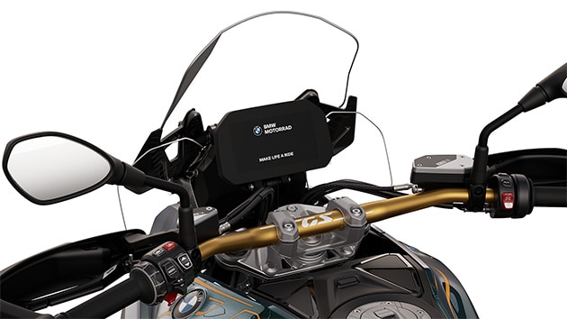 Het goudkleurige stuur van de BMW R 1300 GS Option 719 Tramuntana