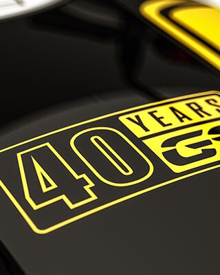 We zien de "40 jaar GS"-sticker op de tank van de R nineT Urban G/S.