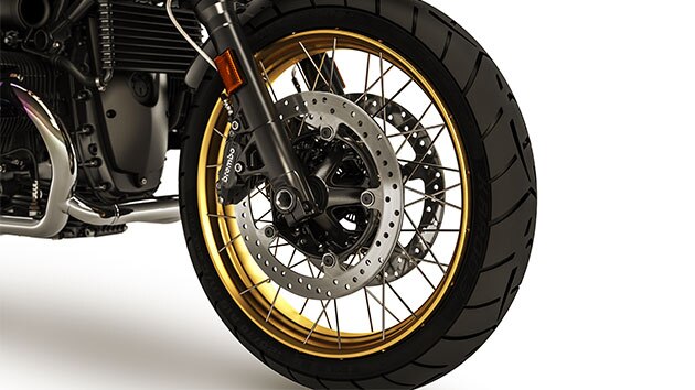 We zien de gouden velgen van de R nineT Urban G/S.