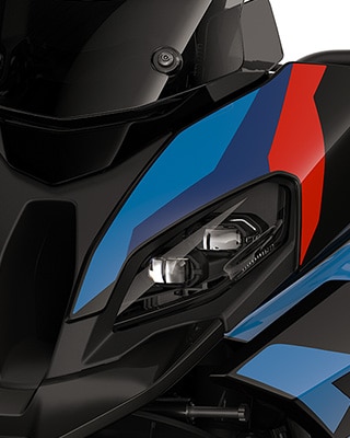 De sportieve voorkant van de M 1000 XR van BMW Motorrad
