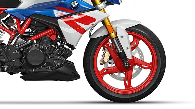 We zien het gegoten aluminium velg van de G 310 R.