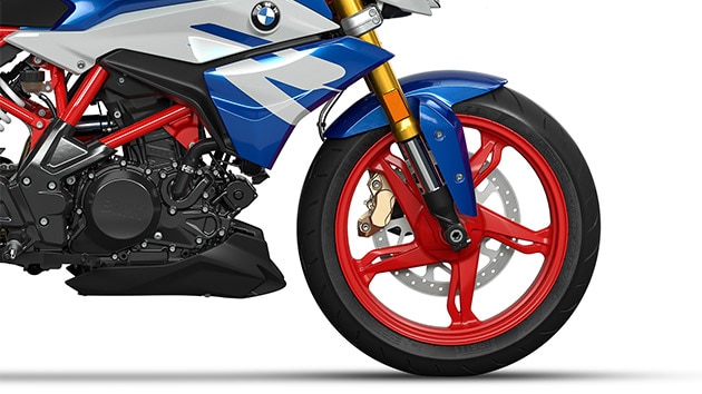 We zien het gegoten aluminium velg van de G 310 R.