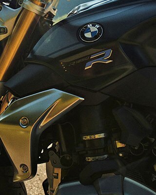 BMW R 1250 R in de stijlvariant Exclusive voor de bergwand