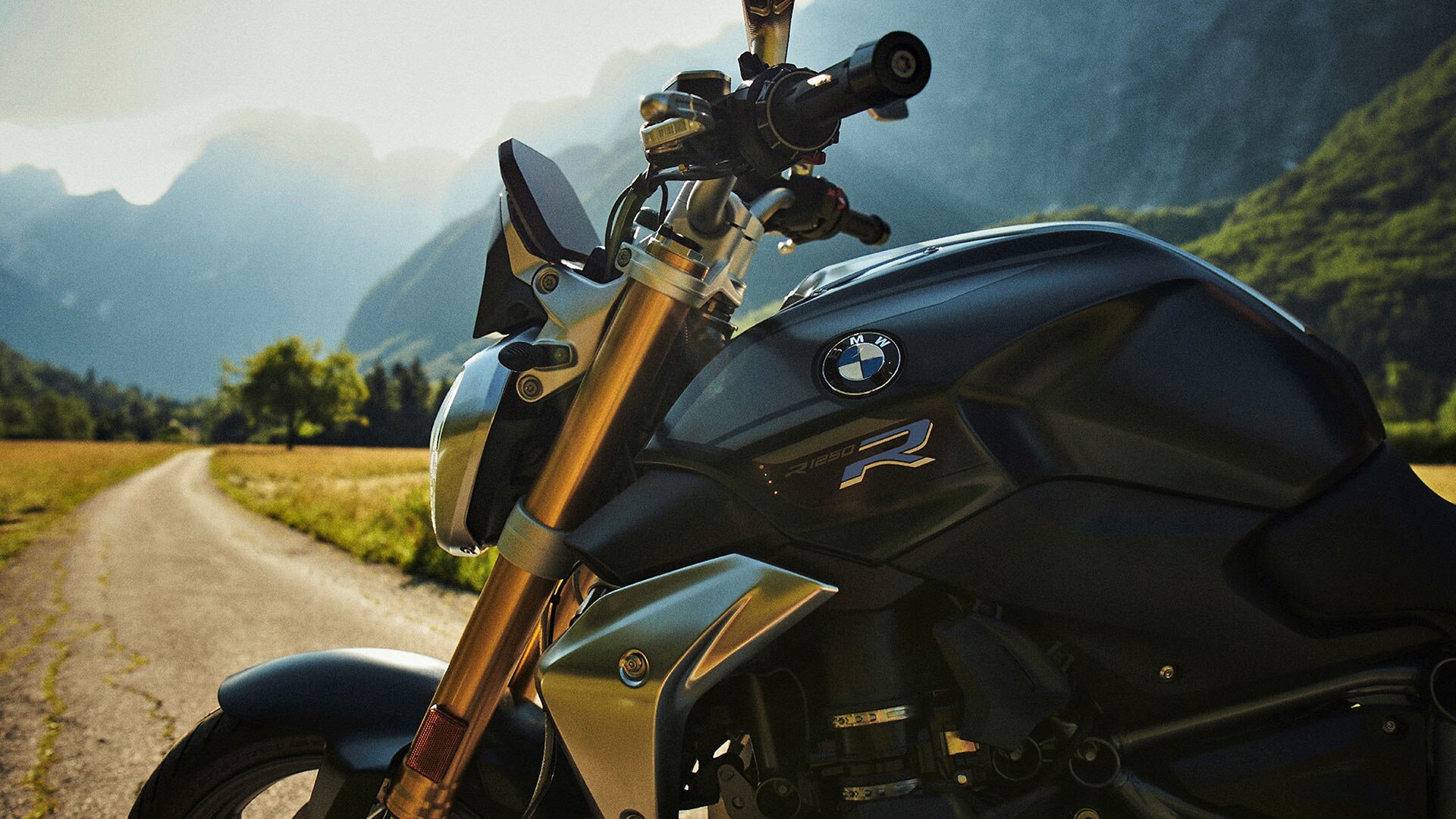 BMW R 1250 R in de stijlvariant Exclusive voor de bergwand