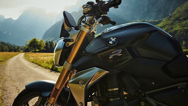 BMW R 1250 R in de stijlvariant Exclusive voor de bergwand
