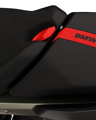 De gespoten buddyseat-inzet van de R 1300 RS van BMW Motorrad