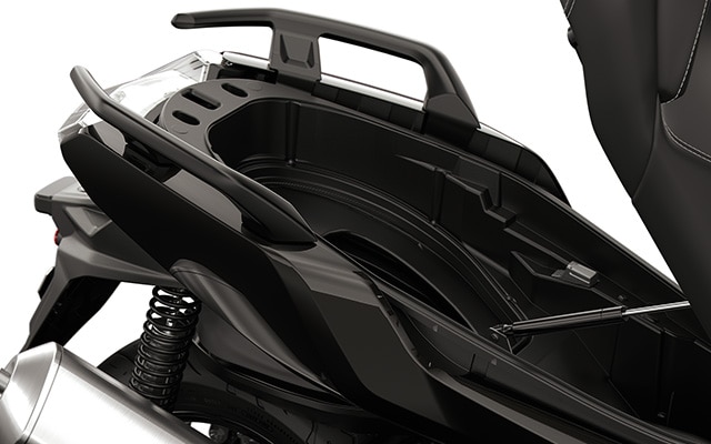 De royale opbergruimte van de C 400 GT van BMW Motorrad
