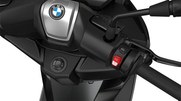 We zien het Keyless Ride-systeem van de C 400 GT.
