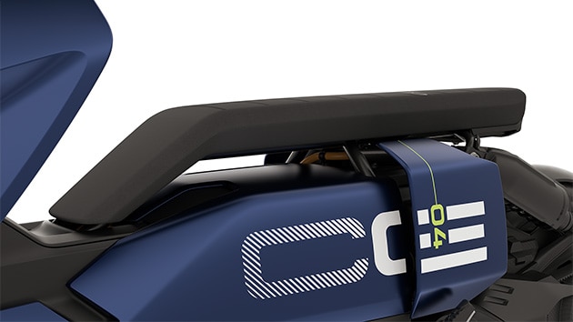 De comfort-buddyseat met stoelverwarming van de CE 04 van BMW Motorrad